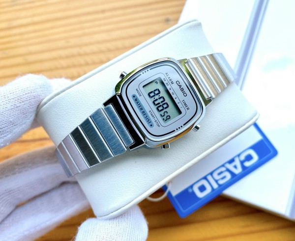 Casio LA670WA-7DF