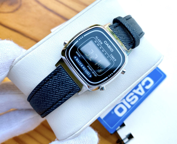 Casio LA670WL-1BDF